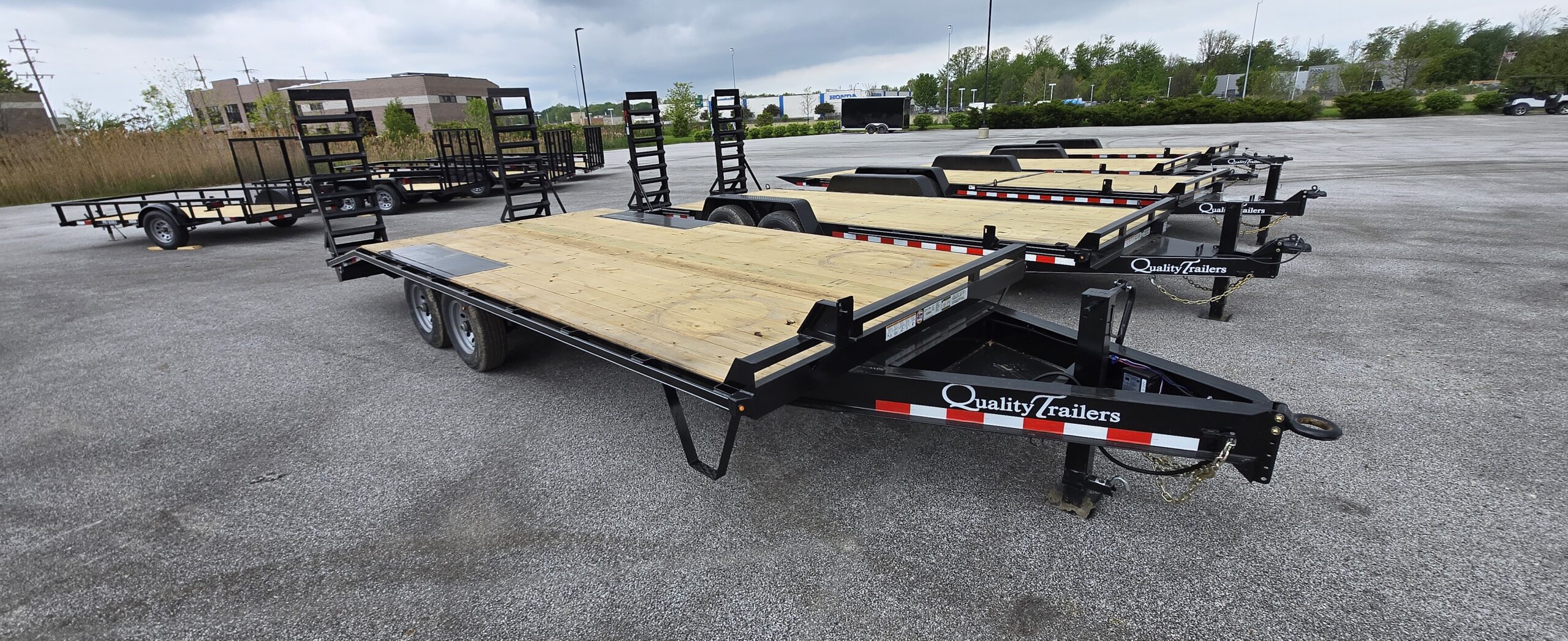 82x20 deckover trailer for sale front corner view