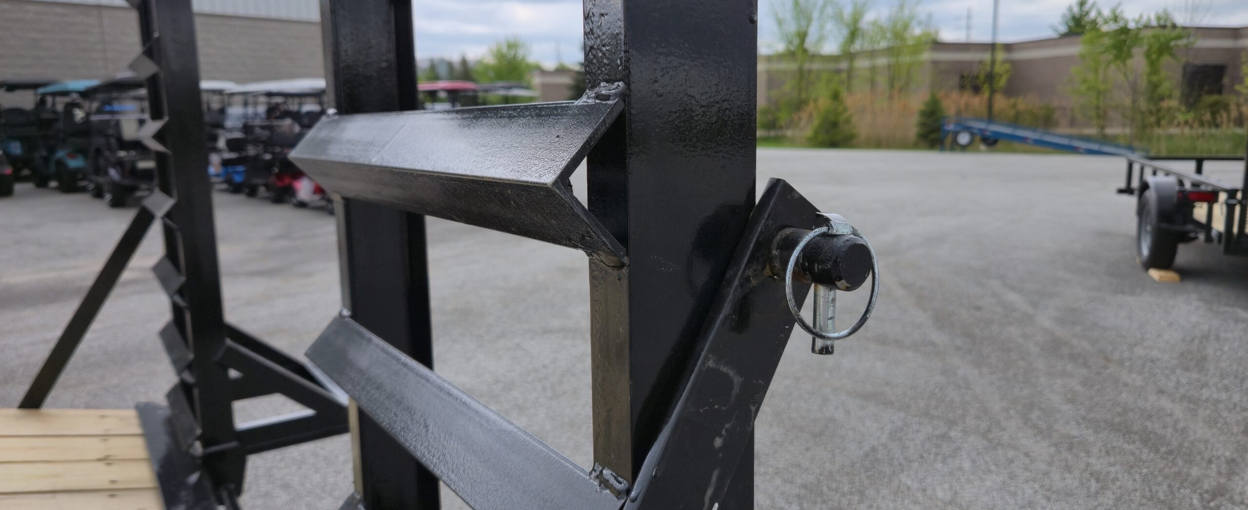 82x20 quality deckover trailer for sale ramp latch detail